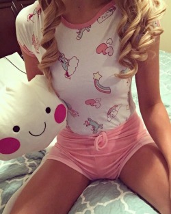 collegetease:  🎀 Tuck me in and read me
