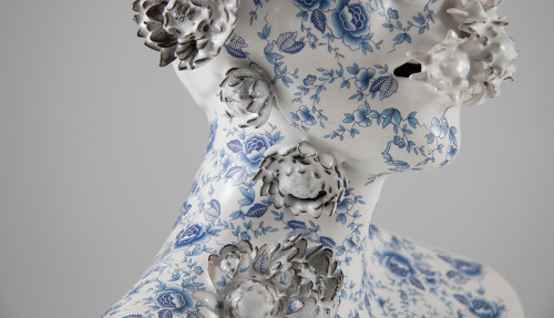 idreamofaworldofcouture:Ceramic busts overgrown with twisted vines and colourful flowers by Jess Riv