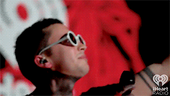 dunjosephs:anonymous asked: tyler’s black paint or josh’s makeup?