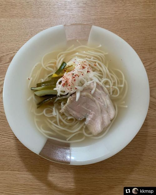 レシピ（太口そうめん） #Repost @kkmsp  水キムチの汁で素麺！ サッパリした食べたくなる季節 このお汁飲みたくて、水キムチ作っちゃう！ 具はそんなになんだよね… #