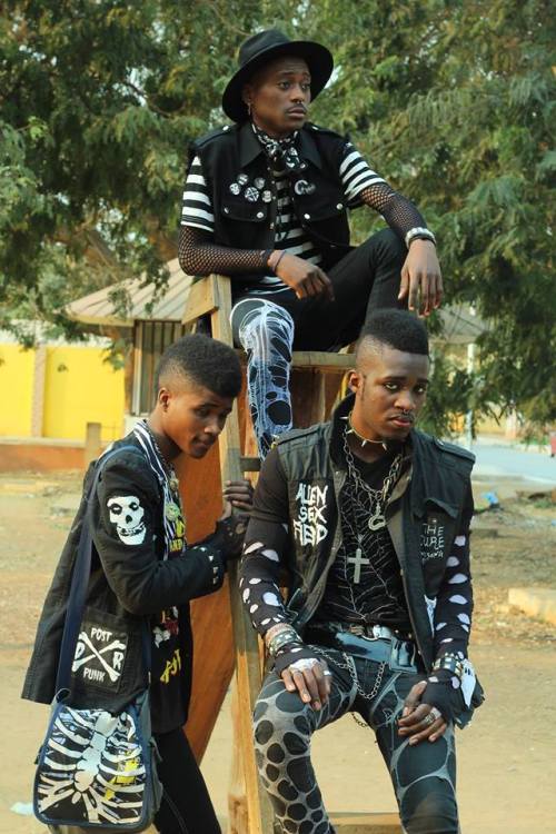 leftistbimbo: corpsemo: <3 tl;dr on the article: these guys are part of the Angolan goth sceneO