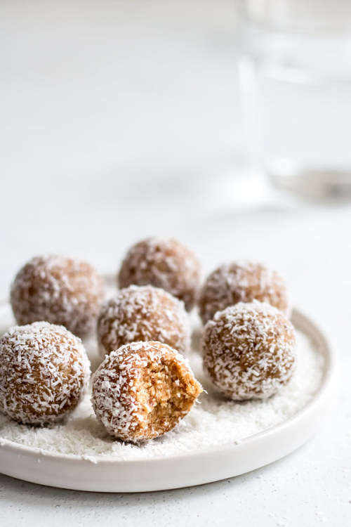 SALTED CARAMEL COCONUT BLISS BALLS