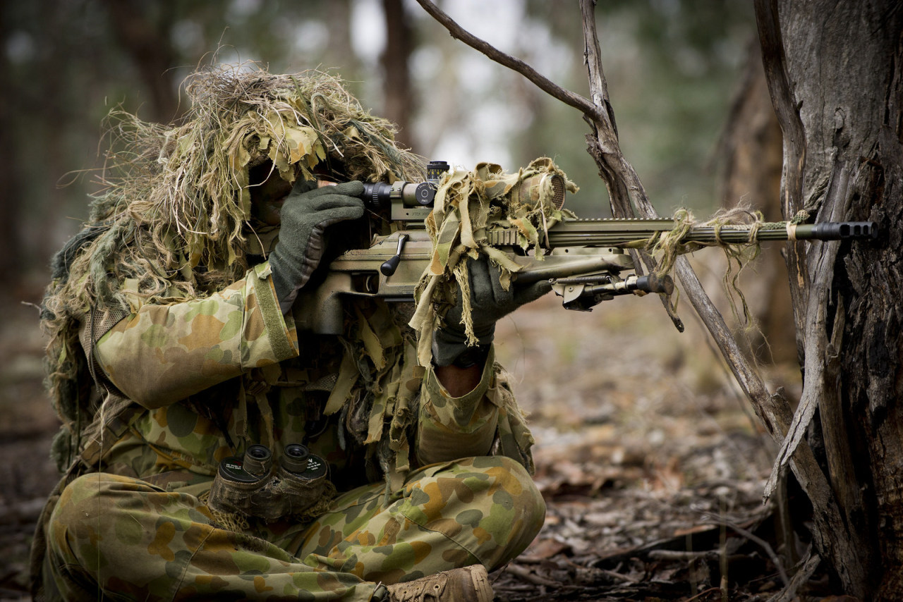 militaryarmament:  Australian Army soldiers from the 2nd Commando Regiment, conducting