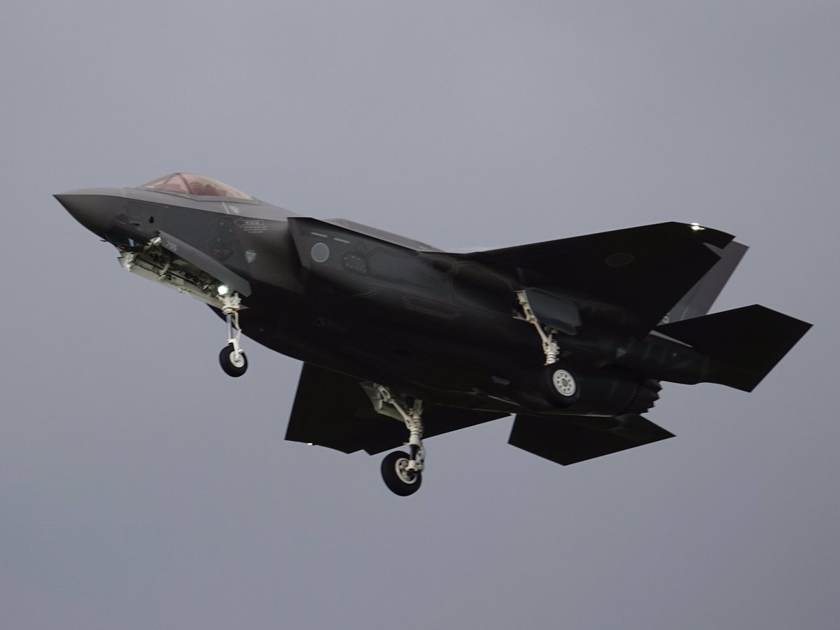 julietteandthejet:  bmashine:F-35A from the 302nd tactical fighter squadron at Misawa