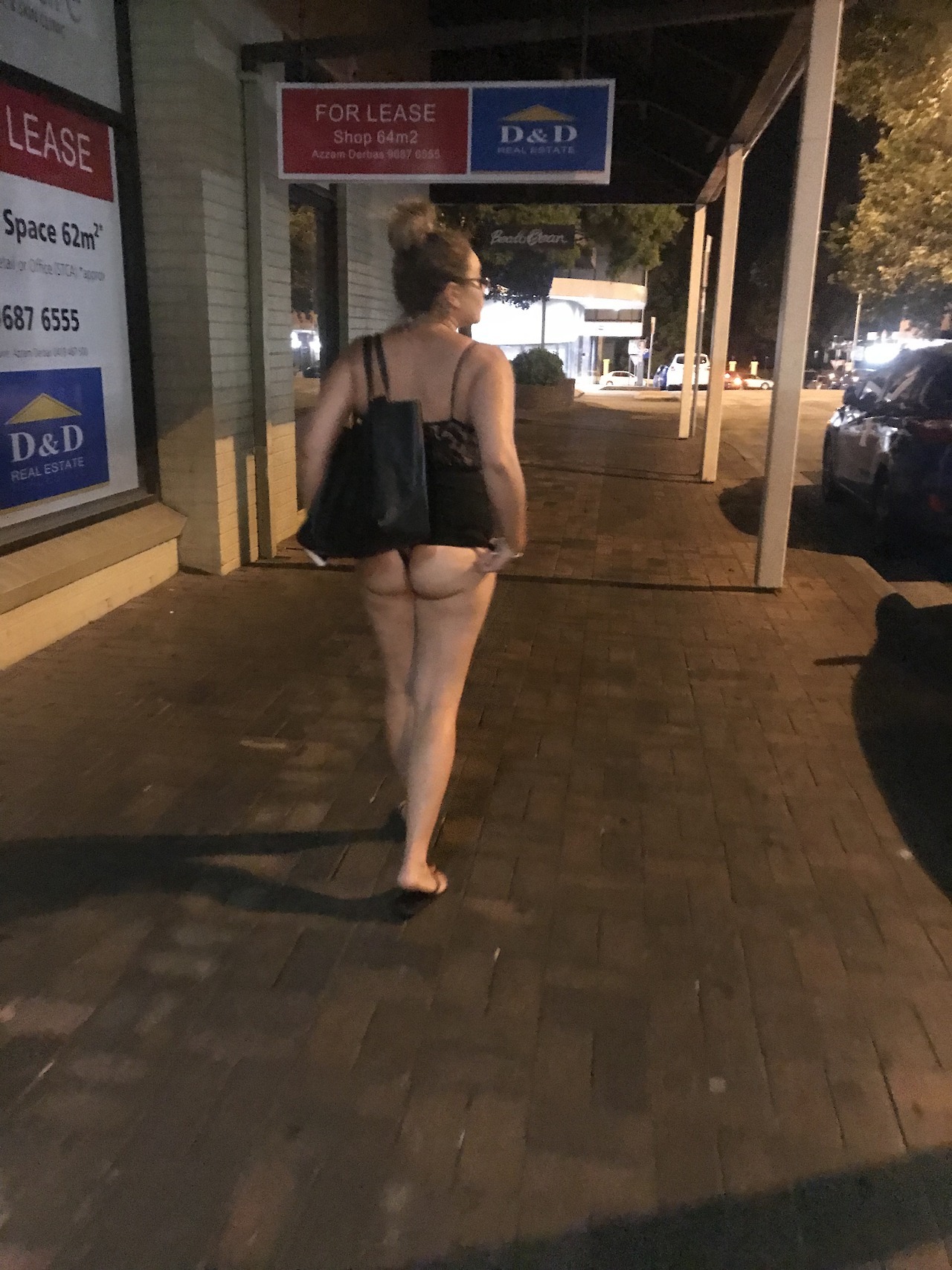 sydneysownlittleslut:  Date night flashing! Reblog and like for more 😘