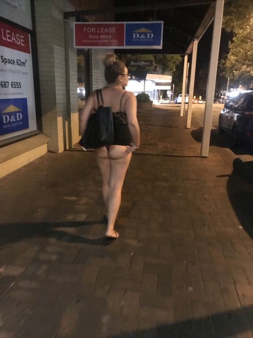 sydneysownlittleslut:  Date night flashing! porn pictures