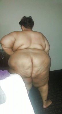 nycbbc718:  Mature Ssbbw with a big ass that
