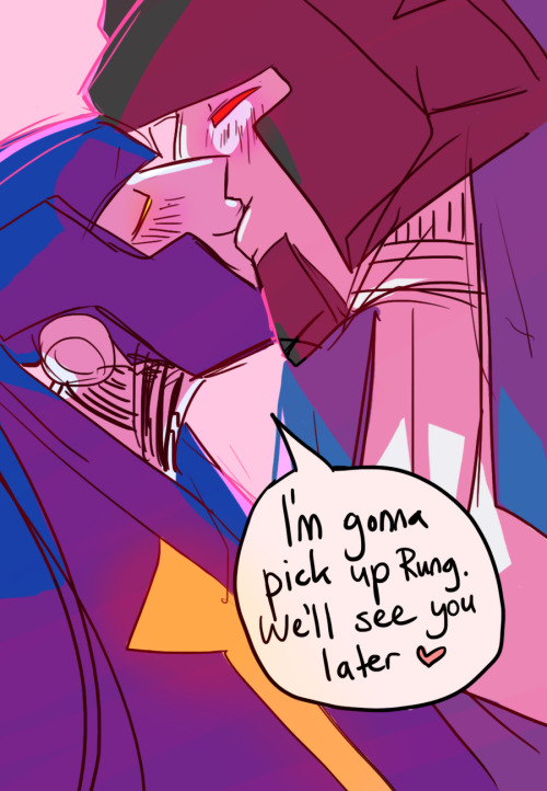 schandbringer:  Polyamory Rung and Skids and Fort Max! Max slowly guiding Rung up and down Skids’ spike! No reason!Also Rung in oversized shirt.