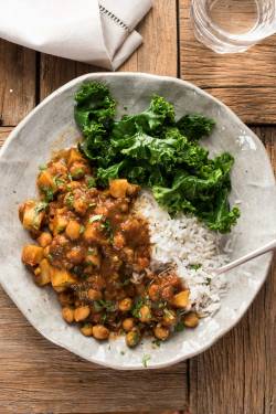 do-not-touch-my-food:  Chickpea &amp; Potato Curry 