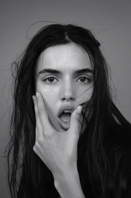 xwg - Blanca Padilla photographed by Alejandro Poveda