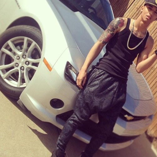 sexnthecloset:  www.sexnthecloset.tumblr.com