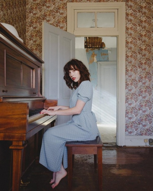 The Piano. #portrait .#abandonedplaces #theartshed #magicgallery #loveart #artcollectors #sureal