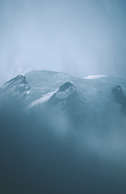 hannahkemp:Cloudy Mount Rainier//Washington