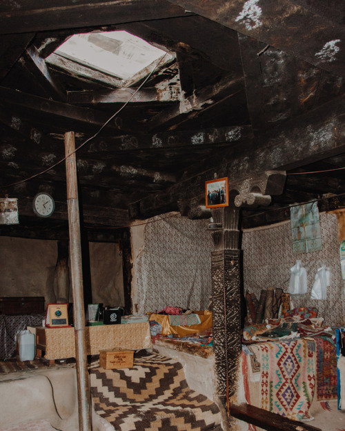 aabbiidd:   Old House Gulmit is believed to be over 350 years old. The  traditional house stands as a symbol of the ancient Wakhi culture. The  house has now been turned into a carpet weaving center where women  artisans make beautiful carpets from goat,