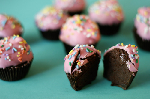 delectabledelight:Cupcake Bites (by michelle | une-deux senses)