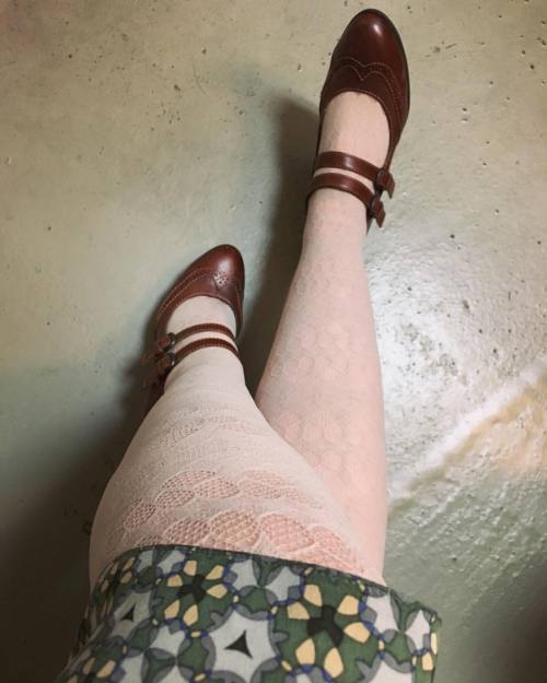 Oops! I forgot to post these pretty #tights yesterday. #hosiery #nylons #stockings #legs #pantyhose 