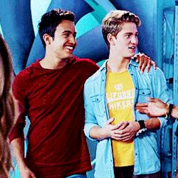 tumblr_p3ntixUAZk1v74rx1o4_250.gif
