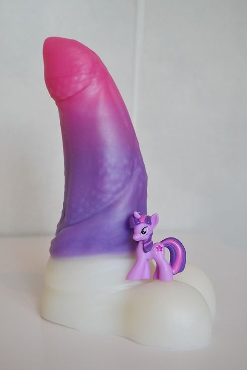 dildoslaves:  More orgasm pics  Haha!