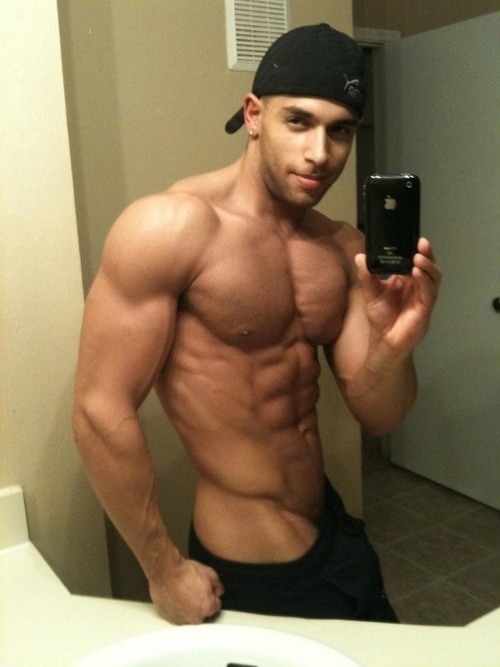 exclusivekiks:  Hottie with big cock 💋💋 Follow me: http://exclusivekiks.tumblr.com/