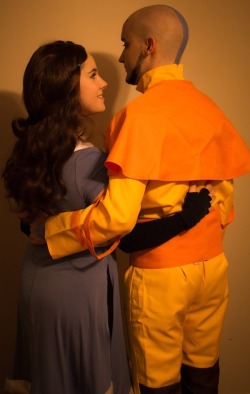 cloudbabysitter:  Our couple costume as promised. :) Kataang! &lt;3 