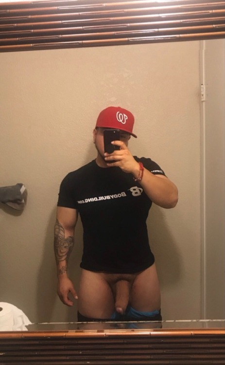 jdiamond00: hungpapi:  Wow!🍆👅😍 HungPapi.Tumblr.Com   Damm 