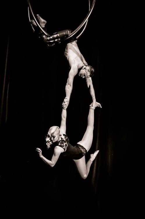trapezeasaurus:  vickyaishablackthorn and Glen Birchall on the aerial sphere. 