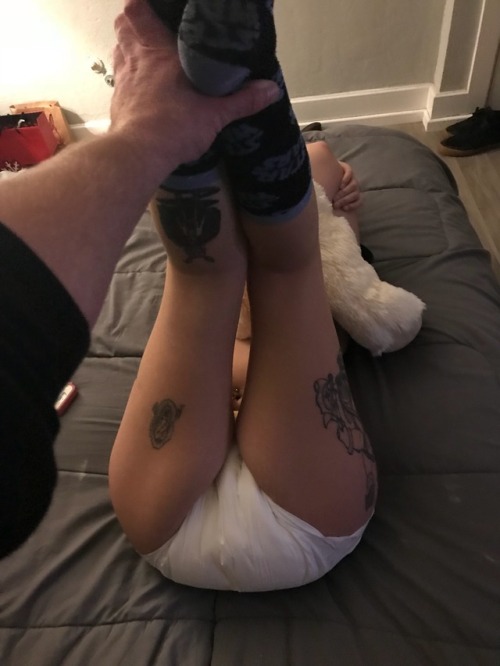 ld-ba: patootie86ab: @bby-lttl-spc going from a dry diaper butt.. to a very wet one ☝️ At capacity!