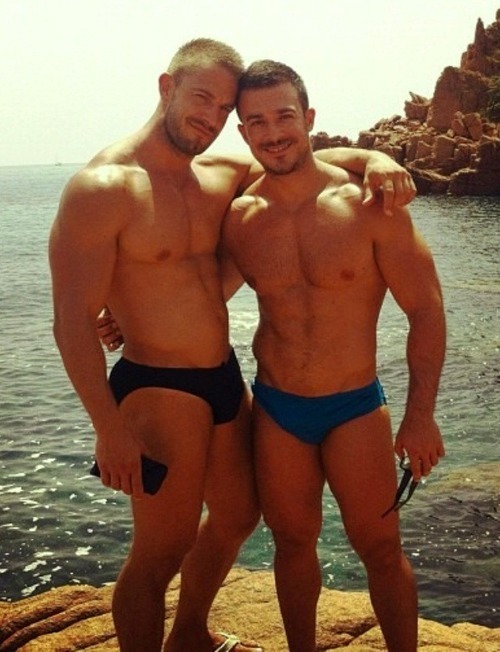 guysthatgetmehard:  speedo pals 