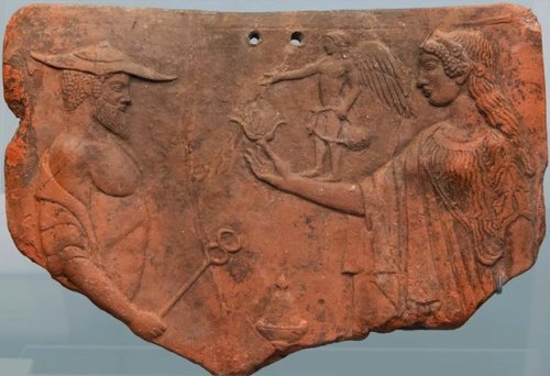 aphroditehijadelaluna: Aphrodite,Eros and Hermes.Clay tablet from Locri,Calabria,Magna Grecia.Terrac