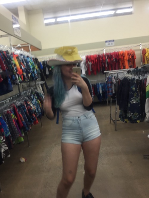 c00lg1rl: trying on hats bcus i wanted to find hats for the boy rip my nipple piercing