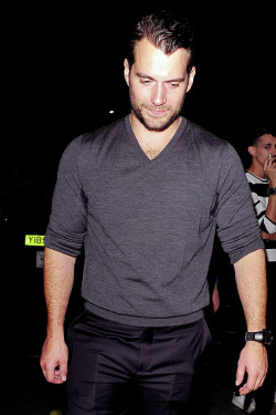 henrycavilledits: Henry Cavill spotted at Mahiki Club in London, England (August 17, 2015)   So Delicious!