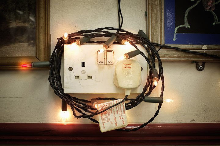 scavengedluxury:Christmas Cafes by Alan Powdrill.