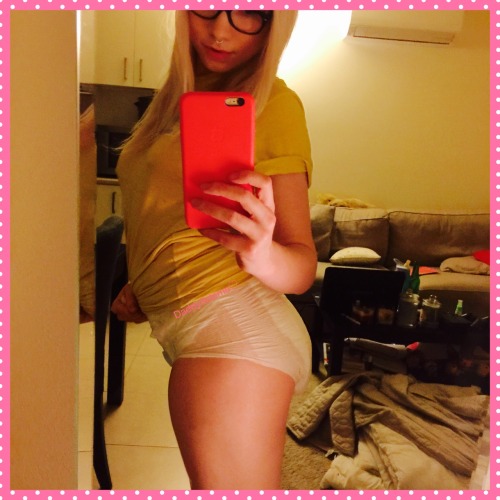 daddyfistsme: I’ve managed to make this diaper fit amazingly!!