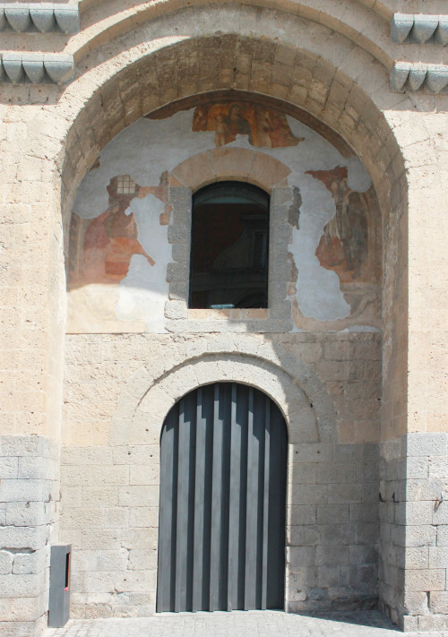 Door / Fresco