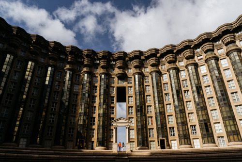 “Façades”.  Photos : Joao BOLAN (via argot.fr)