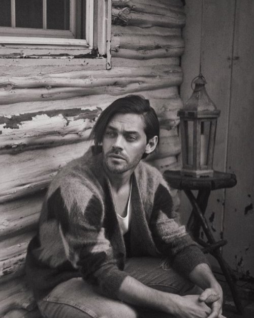 danispowell:Tom Payne for Behind The Blinds Magazine (x)