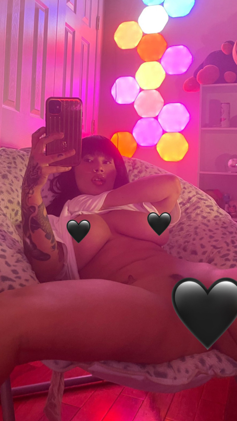 scorpiohoe9x: ask about my premium snapchat 🦄💜💘