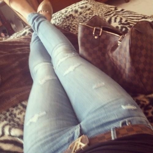 jeanettecd:  12whoami12:  Just resting before go out today with new heels, Kendra’s old jeans and Kate’s LV set hihihi I love girly fashion :)  Lucky gurl!  Thank youuuu!!!! Xoxoxo