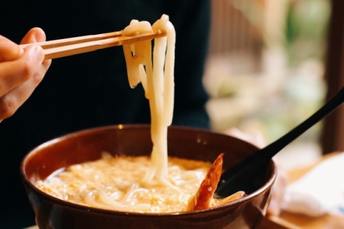 京うどんおかきたの天とじうどん