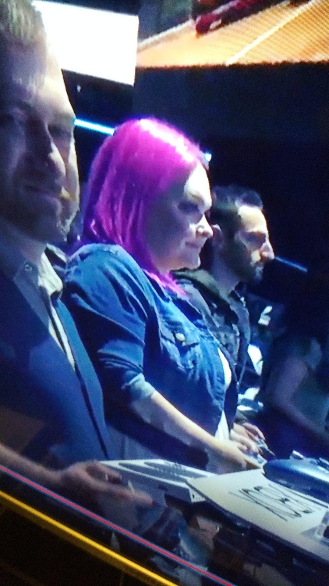 Hello, random microsoft girl playing forza. You are very cute and deserved more screen