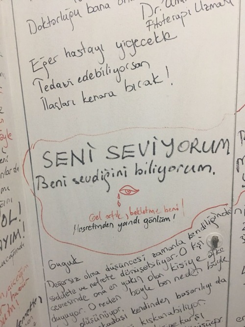 sesindekiiveda - sesindekiveda - İstanbul'da bir sergide akıl...