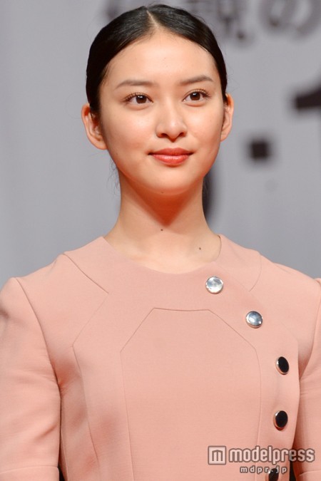 licoricewall:  武井咲 (Emi Takei): Premiere event for ‘るろうに剣心’