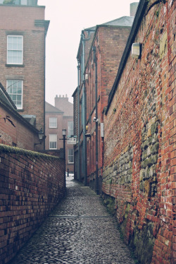 tocamelot:  Nottingham, England by jrsisson I reblog this too often, but it reminds me so much of our time in England. 