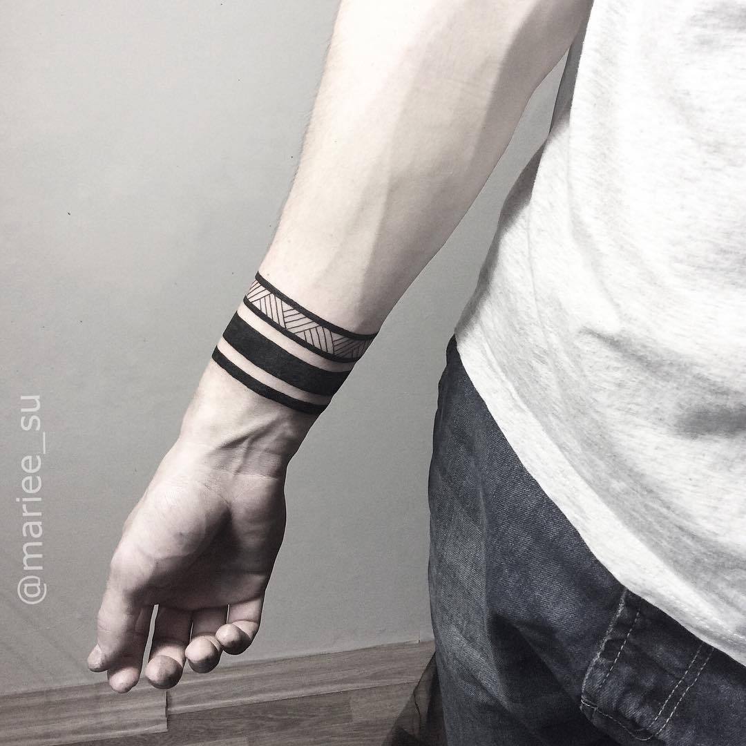 Armband tattoo idea help : r/TattooDesigns