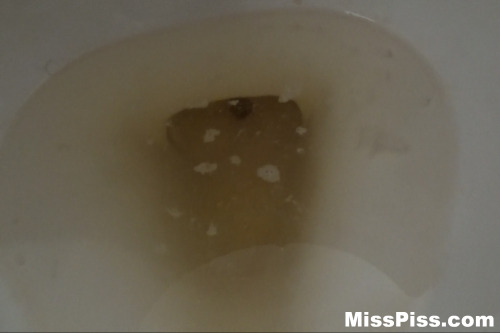 pee-pee-fetish:  Peeing Through PantiesPeeing porn pictures