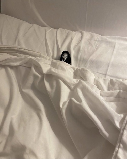 If Any Of Yall Were Wondering About My Pfp, Its Literally Just This Image Of A Ghostface Figure Tucked