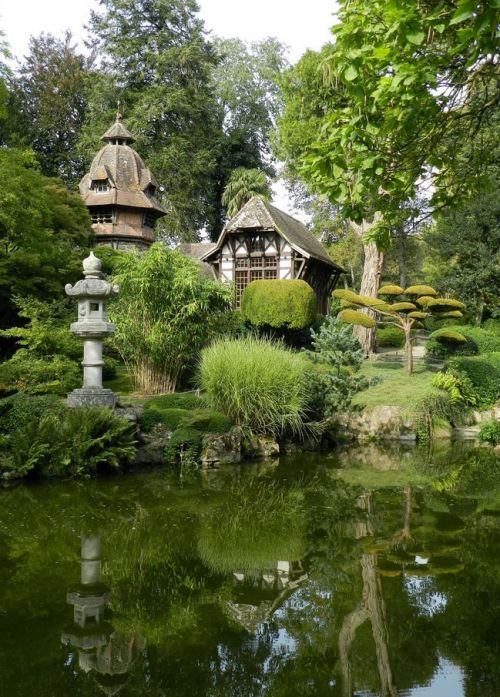 Parc oriental de Maulévrier, Maine-et-Loire / France (by Daniel Biays).