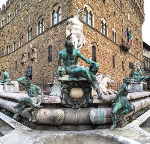 Fontana del NettunoPiazza della Signoria, Firenze