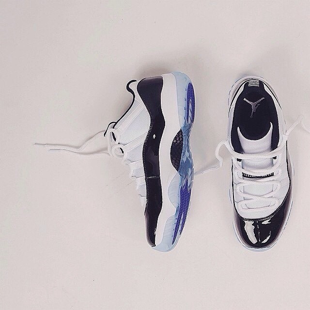 phuckindope:  Air Jordan Concord Retro 11 Low. Anyone cop? Finish line and and Nike