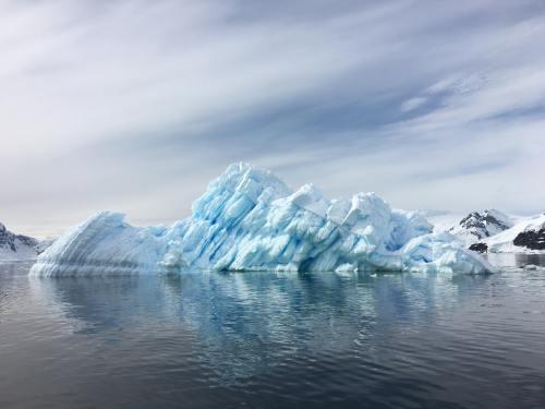 Not all icebergs melt equally. Through a combination of experiment and numerical simulation, researc